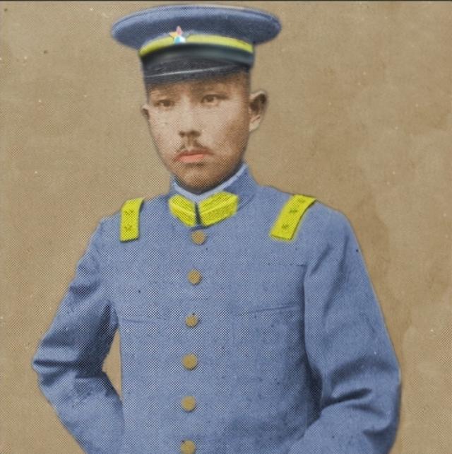 这三位共产党员均出自军阀世家：她曾获朱德赐名，却遭亲大伯杀害
