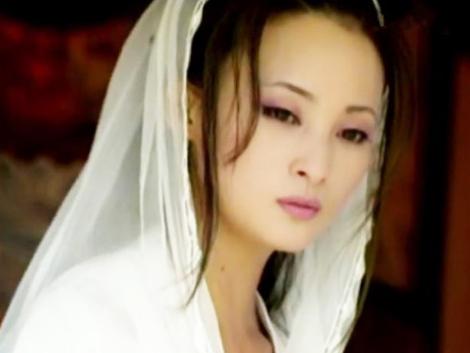 同是出演魔女,陈钰琪,唐嫣,赵丽颖,都没她惊艳