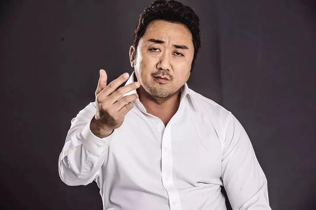 奇幻喜剧电影片《奇妙幽灵》由马东锡、金英光和李瑜瑛担任主演