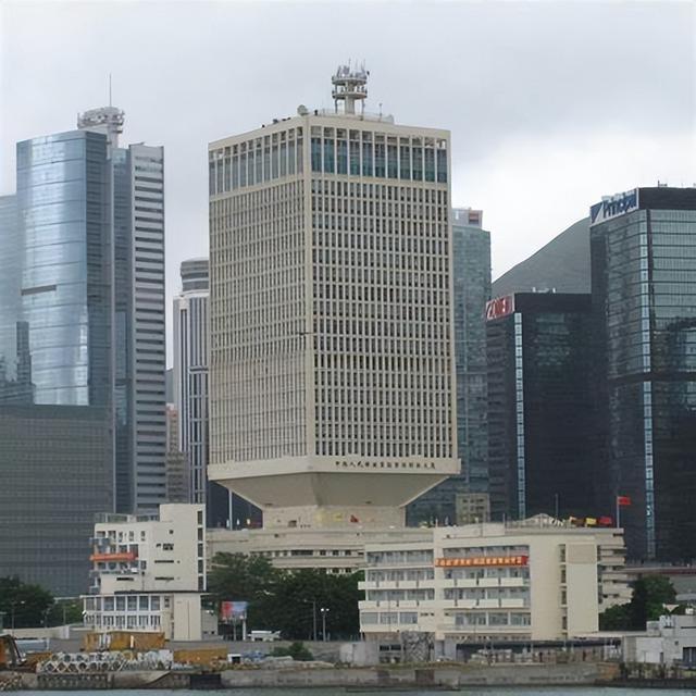 1997年我军坚持提前2小时进驻香港,中央:英军撤离暴露重大隐患