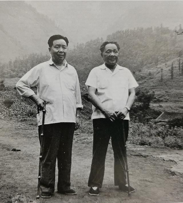 毛主席要给小谭安排工作,周总理提供4个职务,韩先楚抢到人