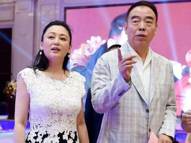 1996年,陈凯歌对倪萍说:你是好女孩,但她怀孕了,转身就娶陈红