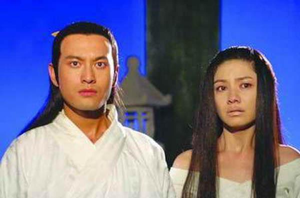“天使宝宝”上位记,果然与“黄教主”的混乱情史很般配