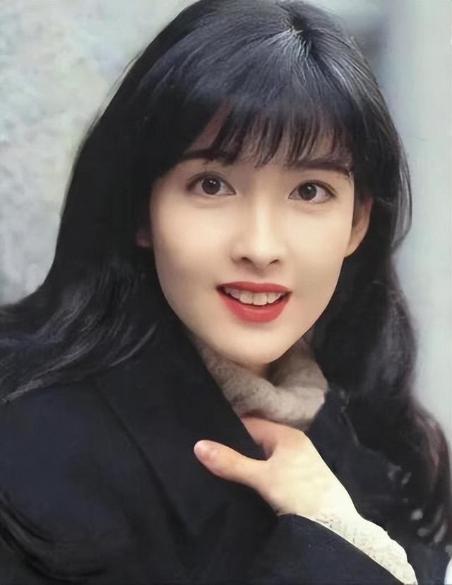 周慧敏:与倪震结婚14年,却被传净身出户,如今婚姻状况如何了?