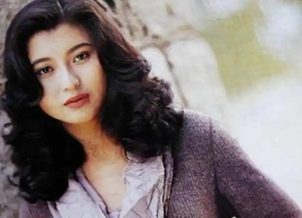 她曾是“三级女王”,3年连拍11部三级,如今69岁老得不敢认