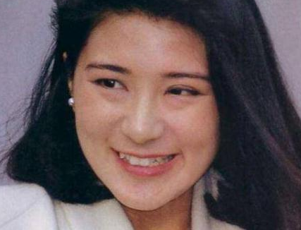 这就是夫妻相的强大,雅子妃跟德仁26年,就知道两人现在有多像