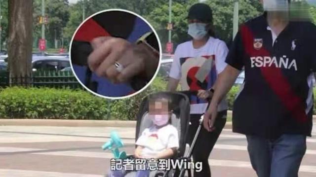 黎明妻子带3岁女儿现身,穿母女装婚戒抢眼,女儿乖巧五官像爸爸
