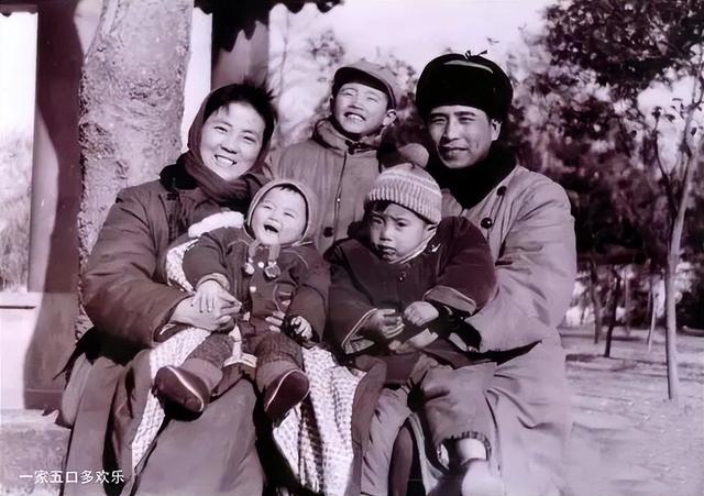 著名演员张良:与爱妻王静珠共过生死患难,他老年给妻子打工