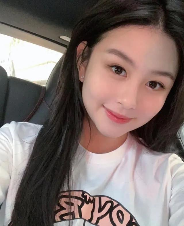 看了邱淑贞、毛阿敏、汪峰这些明星的女儿,才发现遗传是门玄学