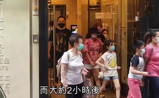 霍汶希11岁女儿罕见曝光,看到镜头即刻躲助手身后,生父至今是谜