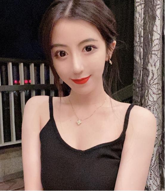 绝地求生女主播真名，小团团的好记，沫子有诗意，呆妹的姓很少见