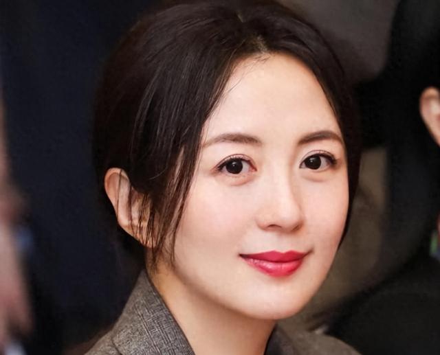杨童舒:和老公相爱至今,我不是于和伟的老婆,老公是普通商人