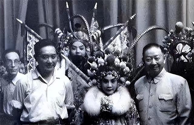 齐淑芳抛弃丈夫赴美演出不归，年老回国却说：是为了弘扬国粹。