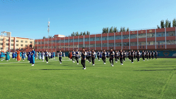 火的闹不住!课间操跳蒙古舞完整视频来了→