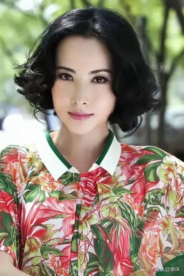 与田亮离婚后,独自陪儿子长大,如今苦尽甘来