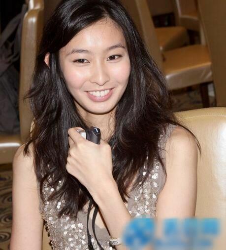 08港姐冠军张舒雅,张曼玉与梁洛施的混合体,港媒称其为最懒港姐