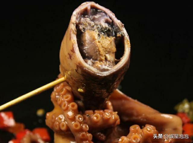 有些人吃八爪鱼动不动就爆头,连墨汁一起吃,墨汁有这么好吃吗?