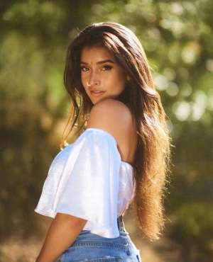 可爱的罗拉(印度美女远嫁中国小伙，2年生3个混血宝宝，婚后直言不想回国)