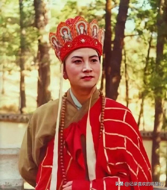 原来西游记中有三个唐僧是三个不同男演员来饰演的，演技精湛！