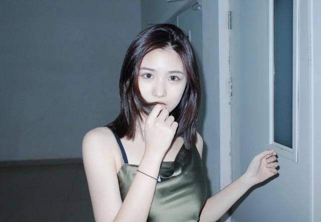 看了邱淑贞、毛阿敏、汪峰这些明星的女儿,才发现遗传是门玄学
