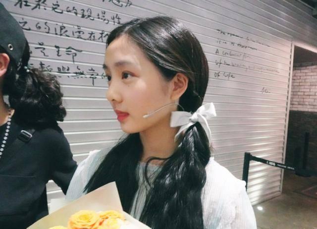 看了邱淑贞、毛阿敏、汪峰这些明星的女儿,才发现遗传是门玄学
