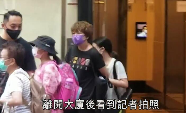 霍汶希11岁女儿罕见曝光,看到镜头即刻躲助手身后,生父至今是谜