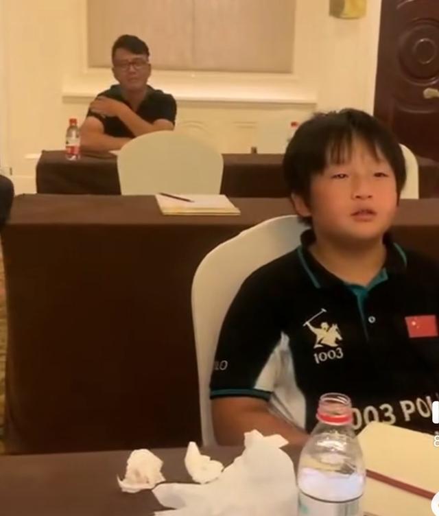 10岁轩轩大变样!穿国家马术队队服太帅气,边抹眼泪边表白冉莹颖