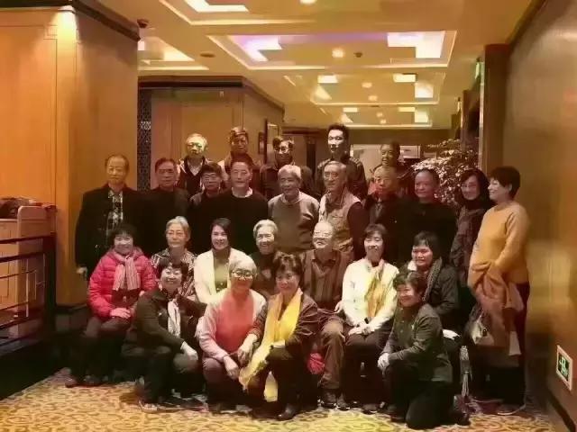 王菲终于掀起了演唱会门票潜规则的大公开｜小巴看一周