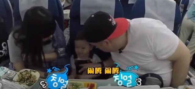 本特利和威廉之父,儿子喂马桶水给他,他将巧克力做成便便喂儿子