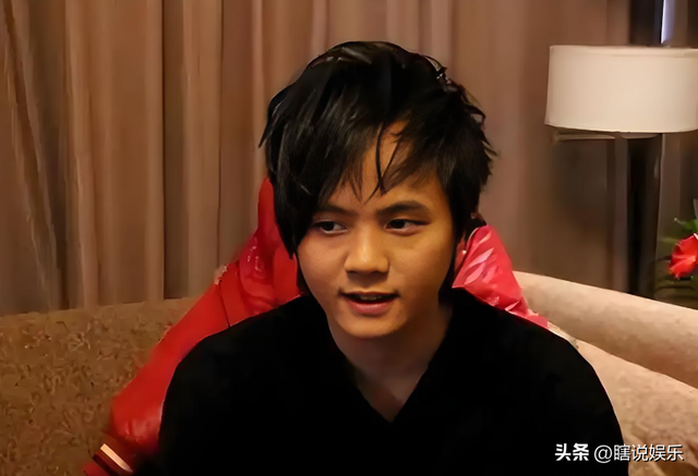 15岁开演唱会,凭一首歌赚2亿,拒绝春晚邀约,却没人说他耍大牌