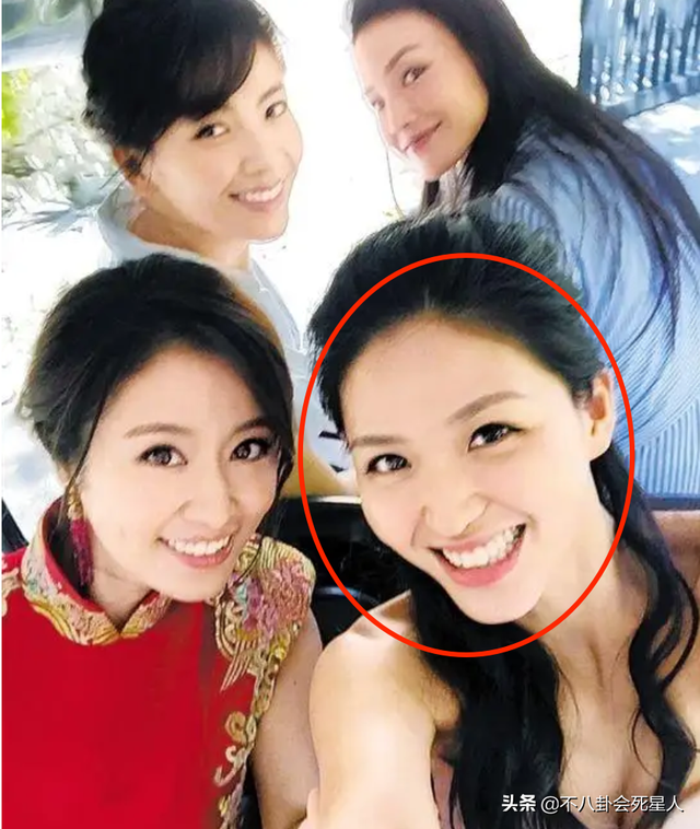 昙花一现的明星家属,靠姐姐出道,自己却没真本事,只能被淘汰