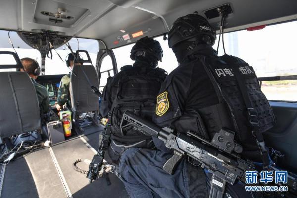 南粤警察一日:神兵天降 蛟龙出海