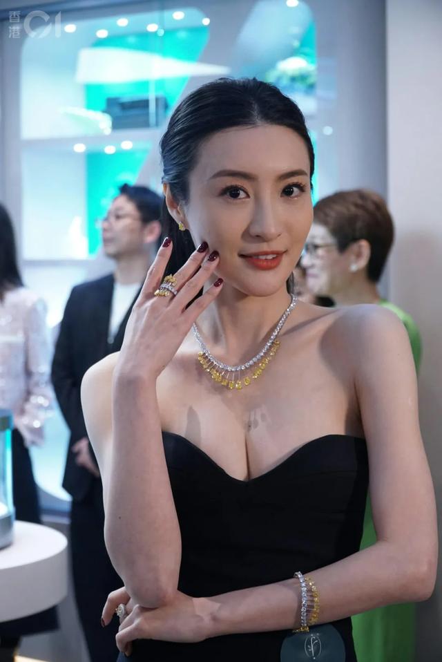 TVB花旦林夏薇结婚10年与老公爱情保鲜,自曝工作忙碌没时间生育