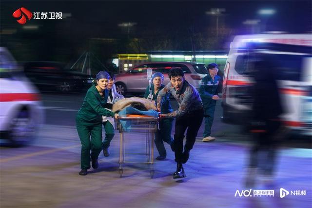 《手术直播间》“天才医生”代旭:“一人千面”是我职业梦想