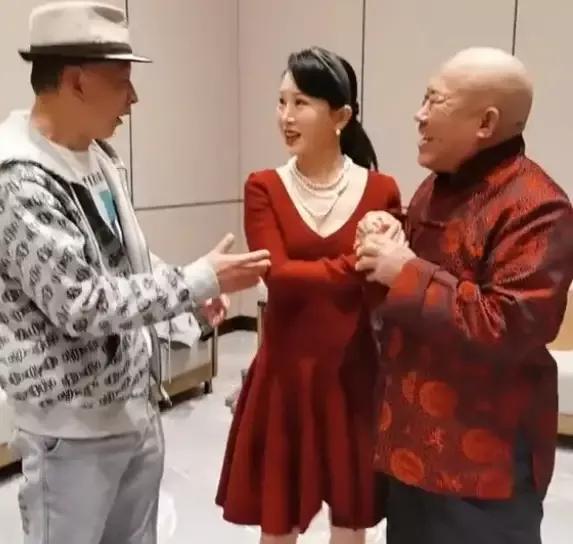 情歌唱将任静,女歌手榜样!凭实力与韦唯抛弃的付笛声住上亿豪宅