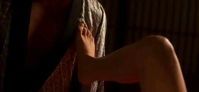 日本大尺度“三级片”【花宵道中】女主的颜值身材谁不迷糊!
