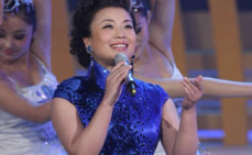 52岁张也与蔡徐坤合作,曾上过25次春晚,现录制央视新年节目