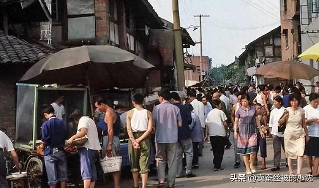 “禁止外泄”的老照片,男女混合脱衣舞俱乐部,让人眼界大开