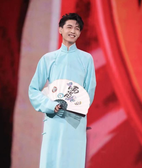 秦霄贤23岁生日,德云社众同门与尹正发文祝福,内容显亲疏有别