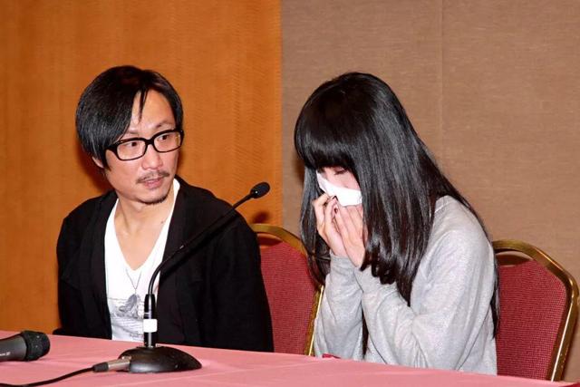 “天使宝宝”上位记,果然与“黄教主”的混乱情史很般配