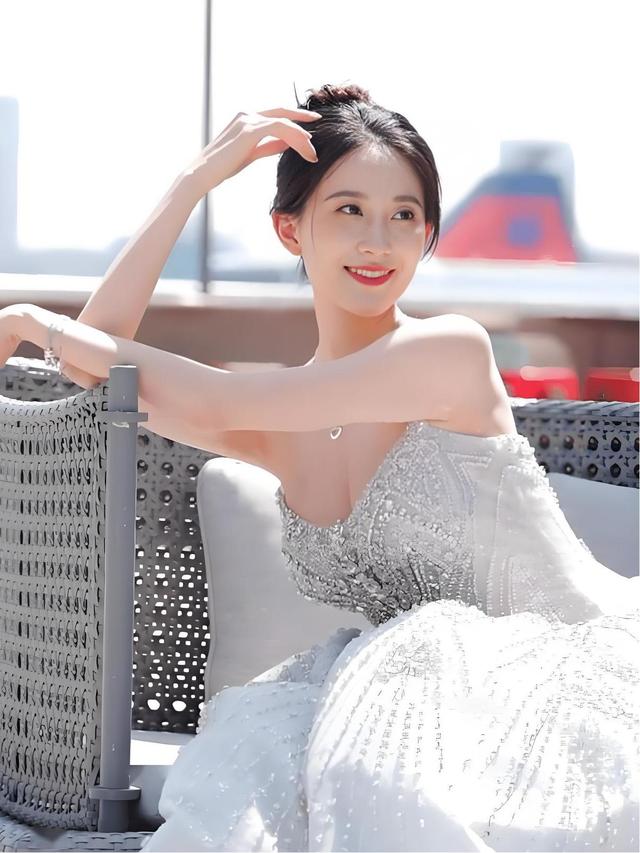 体操女神张豆豆:“挺胸照” 出圈,嫁孙杨的逆袭爱情与事业