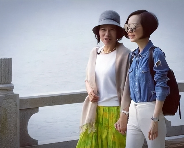 “铁娘子”董明珠:丈夫早逝至今单身,她也有普通妈妈的烦恼