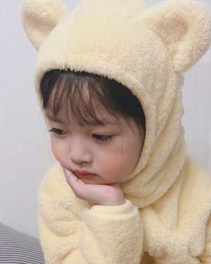 姨母笑表情包(表情包战斗机韩国小网红，看完只能露出姨母微笑了)