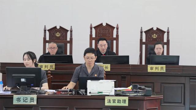 避开地点巡逻,见面也不抓,矿山保安“监守自盗”与盗矿者同堂受审