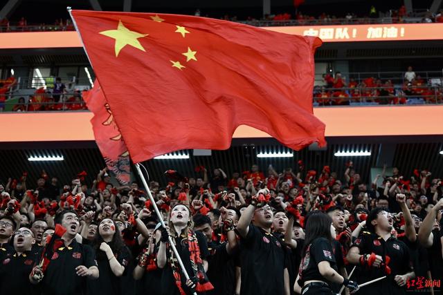 给你机会也不中用啊!国足早早领先且以多打少,却被沙特队逆转绝杀