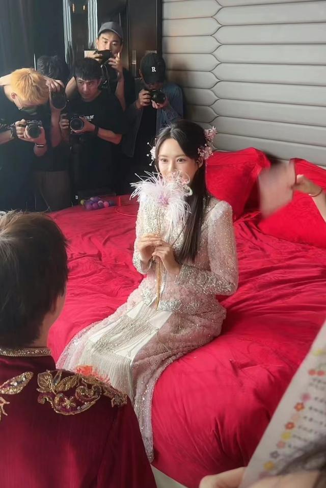 网红情侣志扬越心结婚!婚礼温馨精致排场大,相恋6年颜值很般配