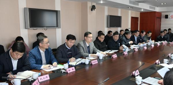 疫情防控已到紧要当口,李强要求担起非常之责筑牢铜墙铁壁