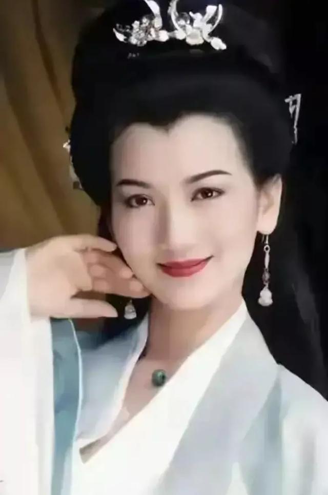 从白素贞到时尚女王,赵雅芝70岁冻龄真相