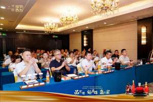 白玉霓(当美酒邂逅美食 “百搭”可雅背后的匠人匠心)