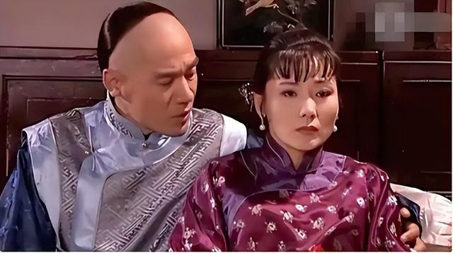 “我白文氏走后不许杨九红戴孝!”为何二奶奶就是看不上杨九红?